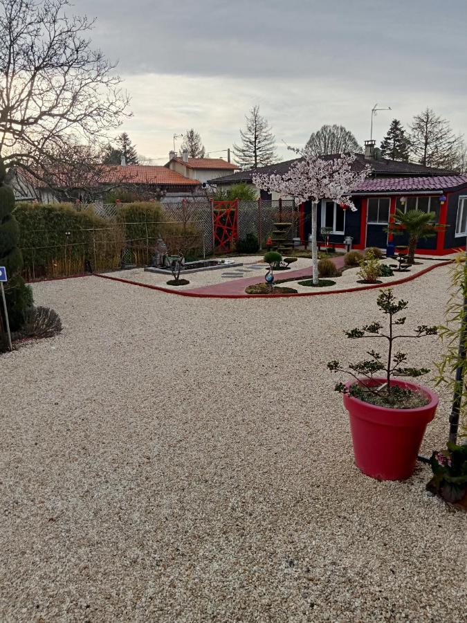 Une Pause Quelque Part Au Jardin Des Erables Et Des Niwakis Saint-Medard-de-Guizieres Экстерьер фото