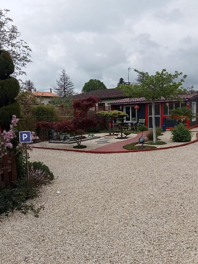 Une Pause Quelque Part Au Jardin Des Erables Et Des Niwakis Saint-Medard-de-Guizieres Экстерьер фото