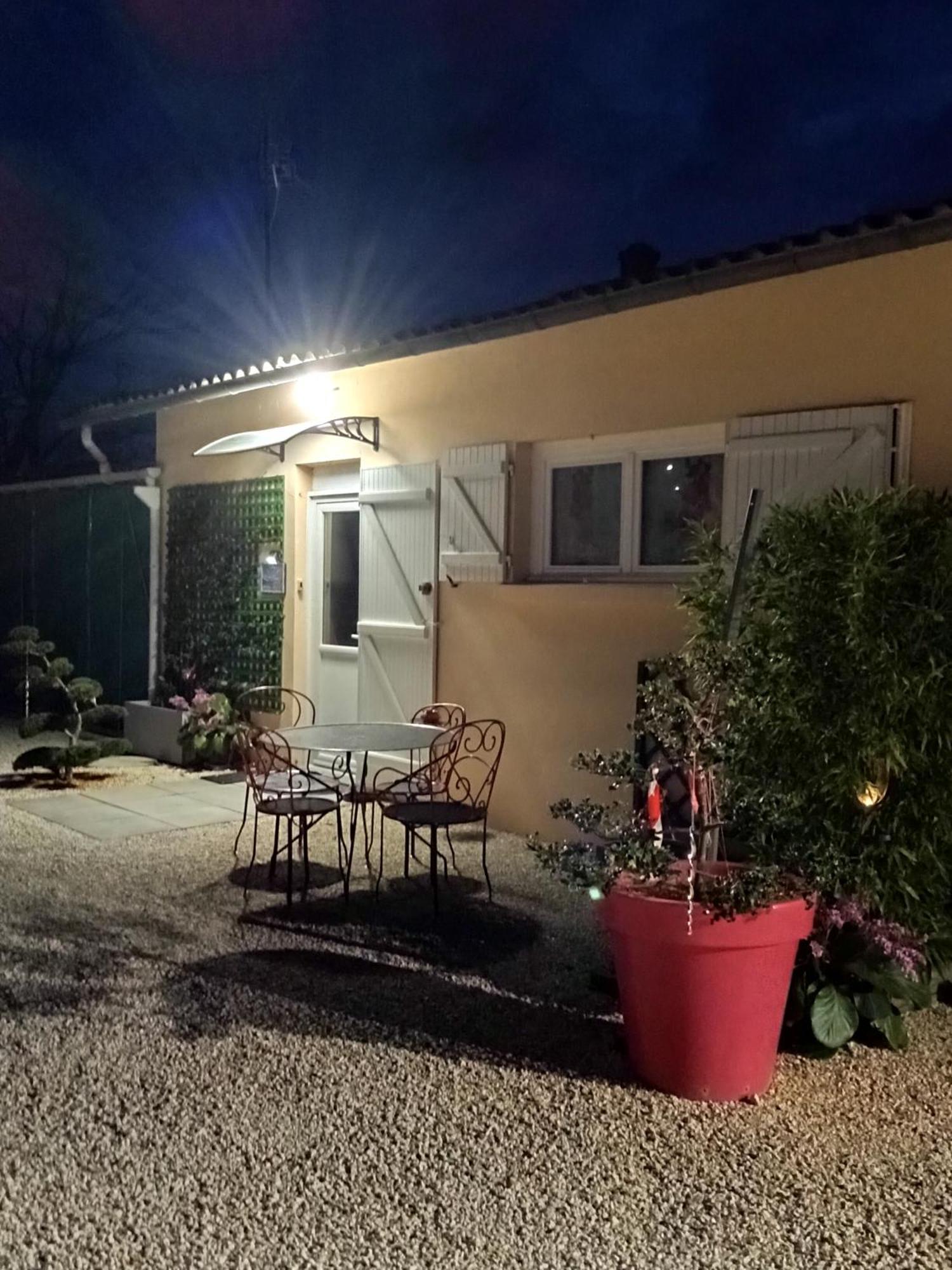 Une Pause Quelque Part Au Jardin Des Erables Et Des Niwakis Saint-Medard-de-Guizieres Экстерьер фото