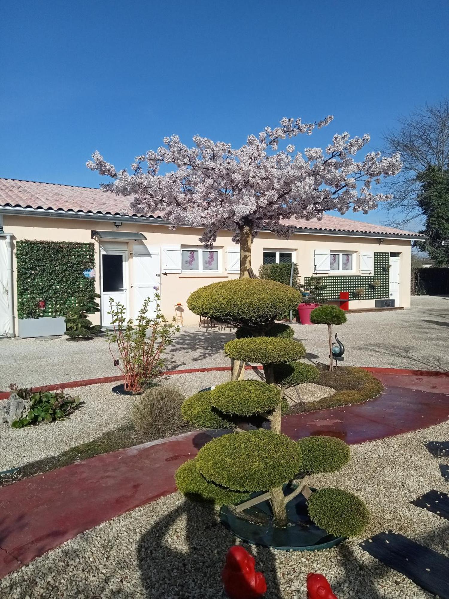 Une Pause Quelque Part Au Jardin Des Erables Et Des Niwakis Saint-Medard-de-Guizieres Экстерьер фото